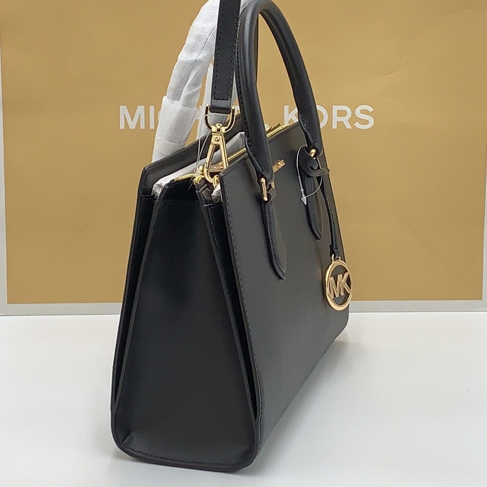 MICHAEL KORS SHEILA MEDIUM
CENTER ZIP SATCHEL CROSSBODY
BLACK COLOR - Picture 5 of 16